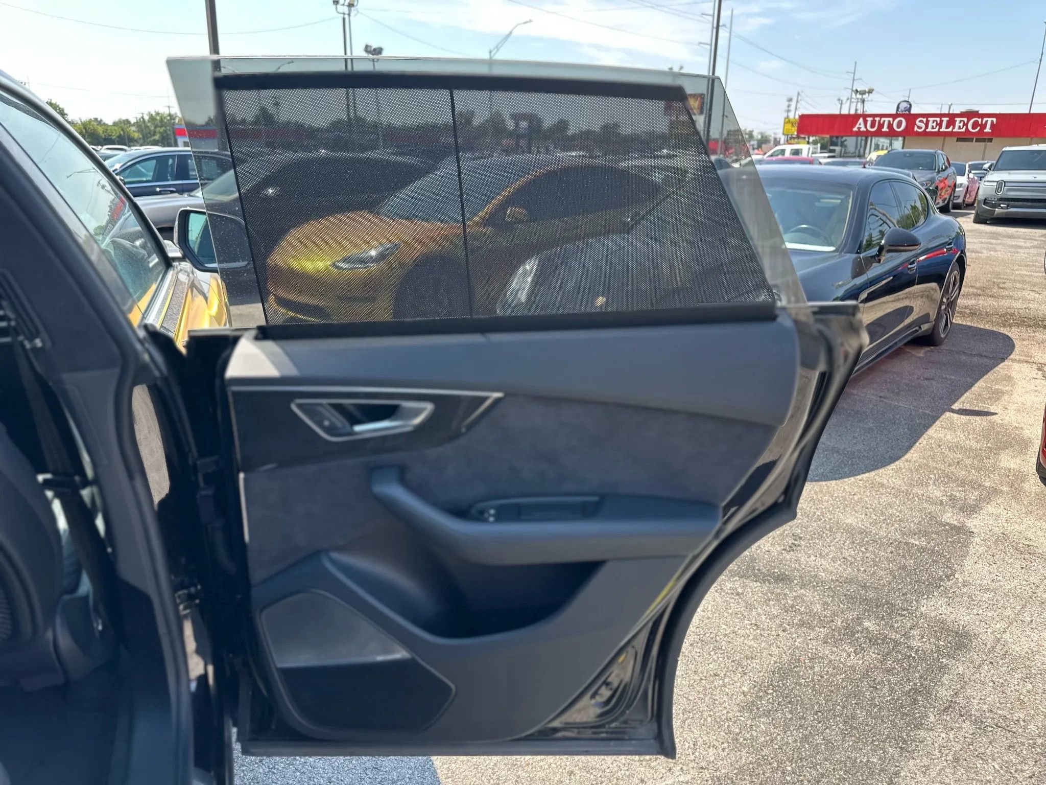 Used 2019 Audi Q8 Prestige w/ Luxury Package AWD/4WD image 21
