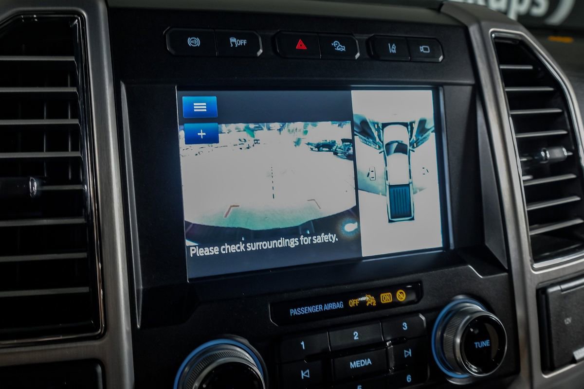 Used 2021 Ford F350 Platinum w/ Tremor Off-Road Package AWD/4WD image 21