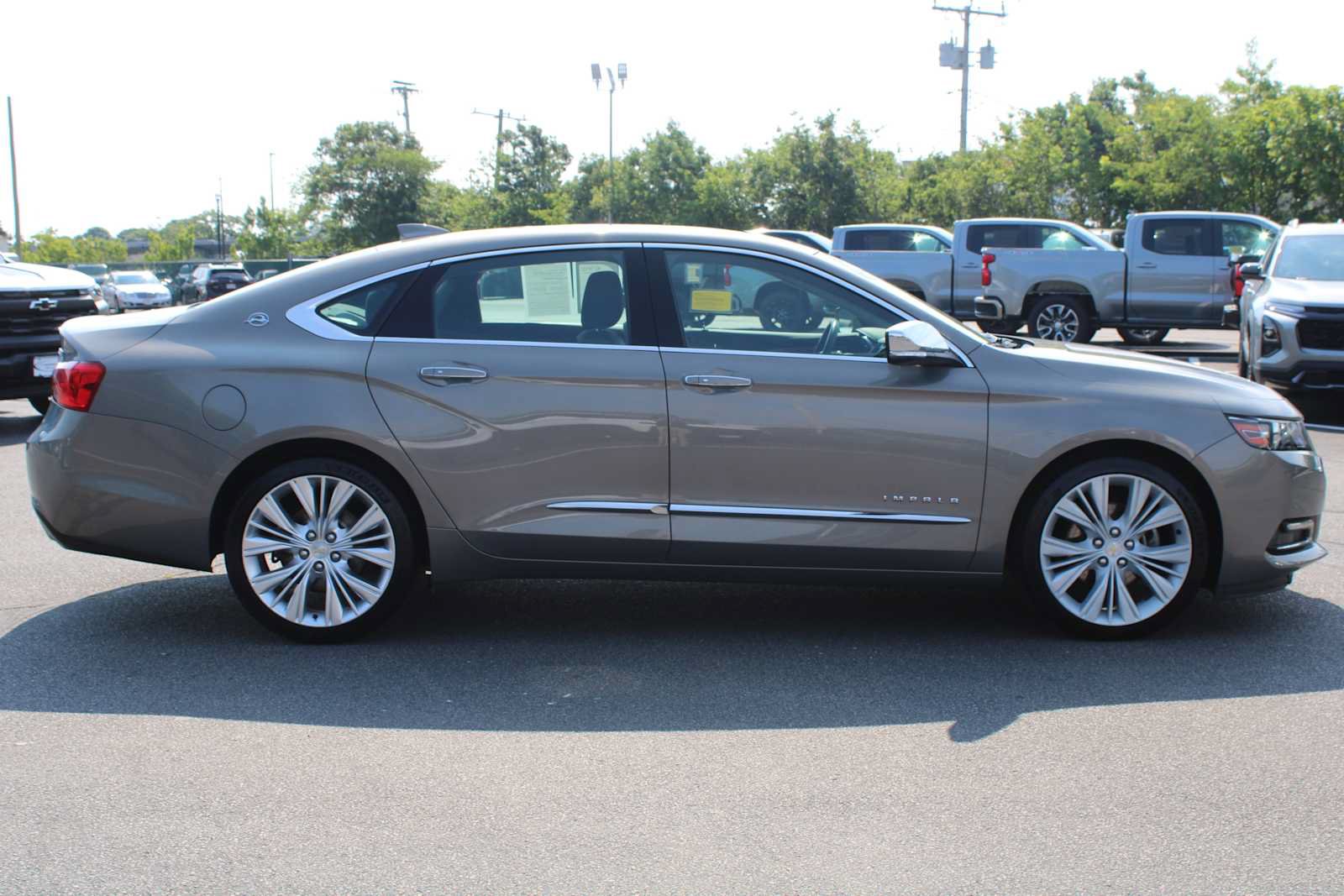 Certified 2018 Chevrolet Impala Premier w/ Premier Confidence Package FWD image 8
