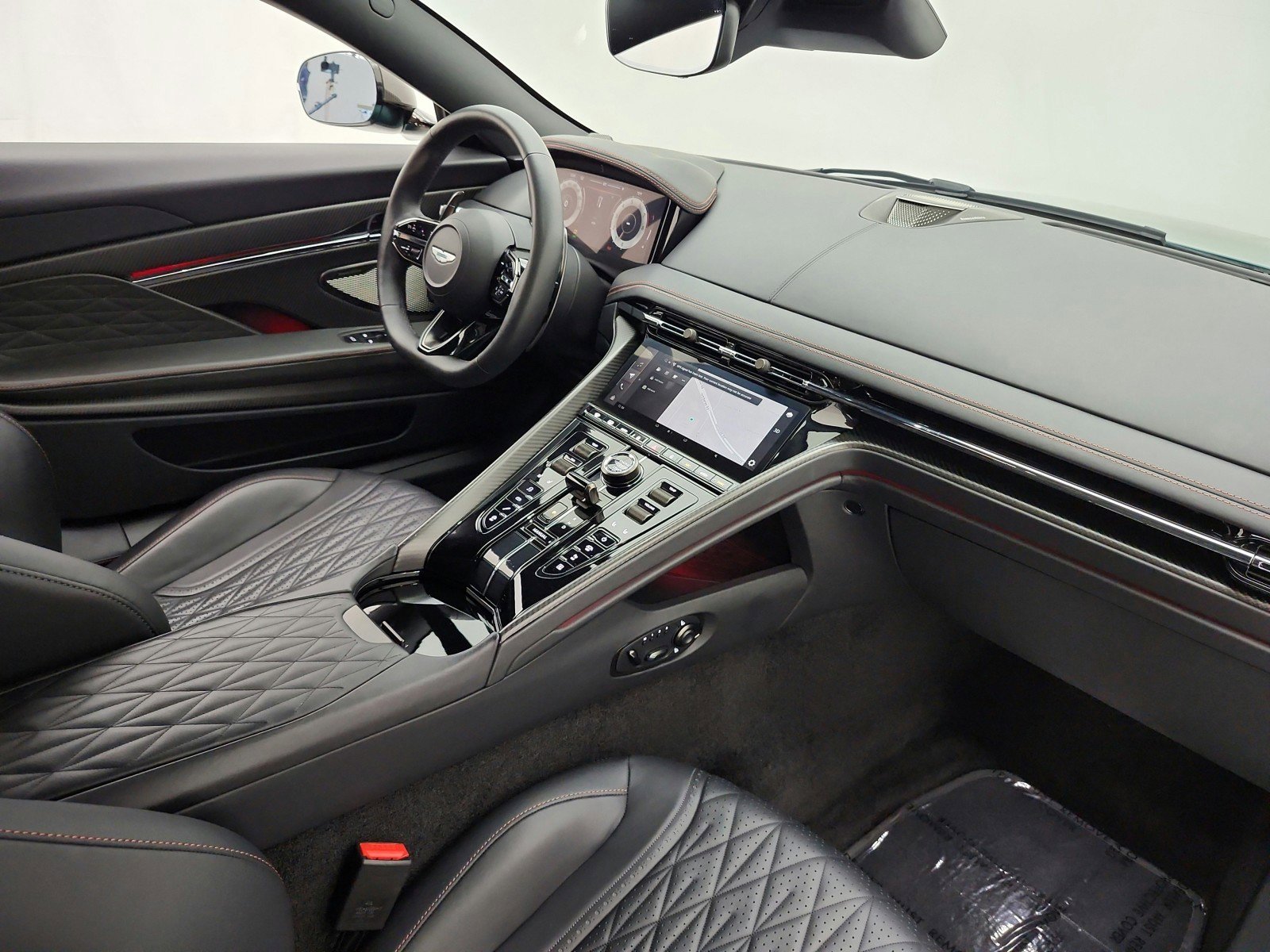 Used 2024 Aston Martin DB12 Coupe RWD image 17