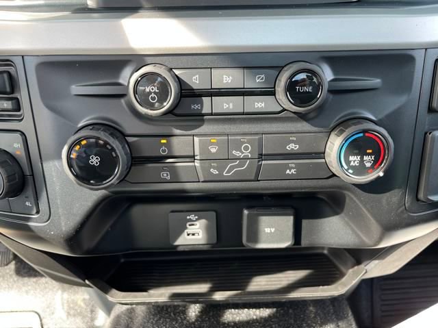 New 2024 Ford F550 4x4 Regular Cab Super Duty image 28