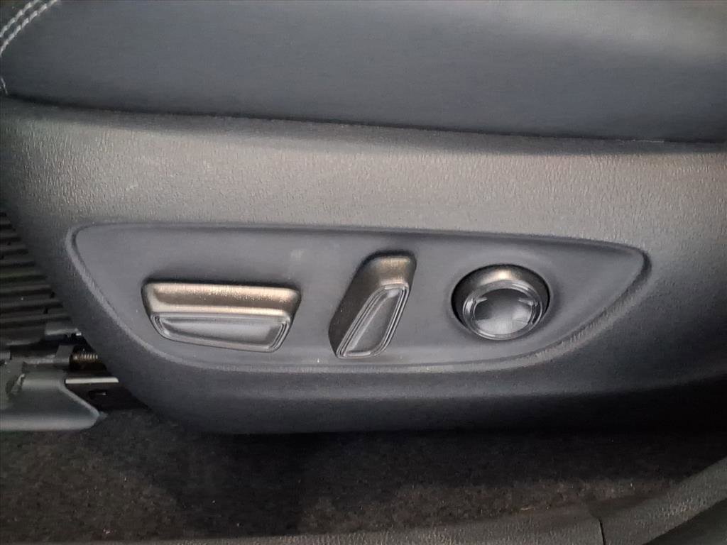 Used 2023 Toyota RAV4 XLE Premium image 19