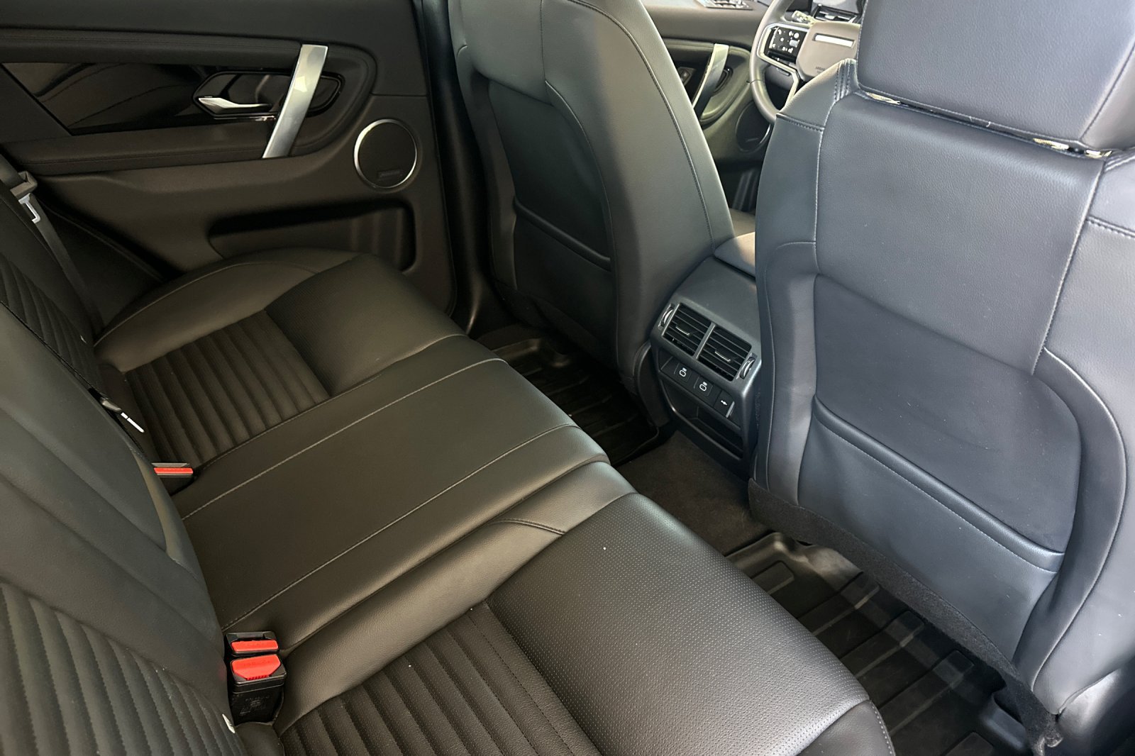 Used 2025 Land Rover Discovery Sport S AWD/4WD image 33