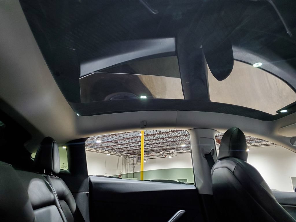 Used 2021 Tesla Model Y Long Range AWD/4WD image 21