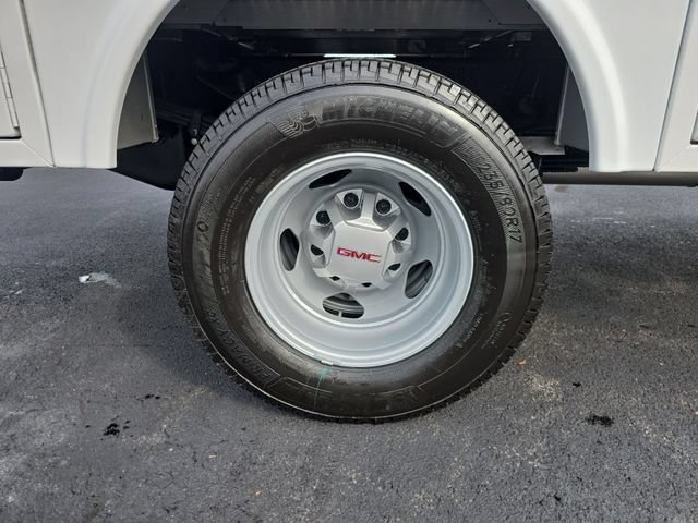 New 2026 GMC Sierra 3500 Pro w/ Convenience Package AWD/4WD image 32
