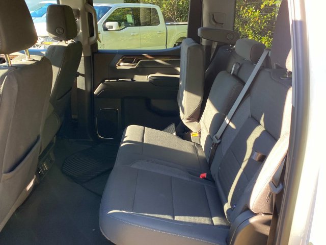Used 2025 GMC Sierra 1500 Elevation AWD/4WD image 9