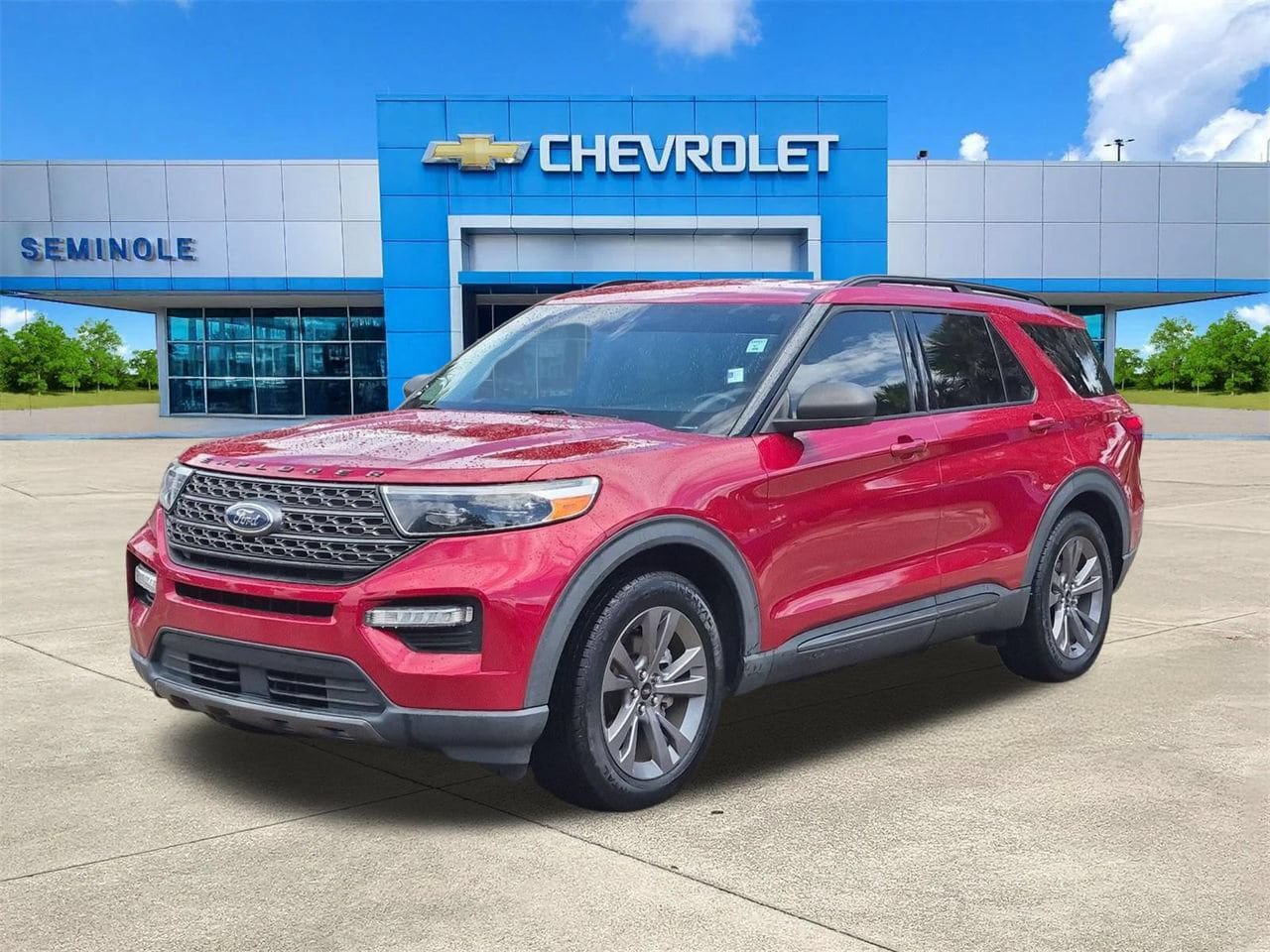 Used 2021 Ford Explorer XLT w/ Equipment Group 202A RWD image 2