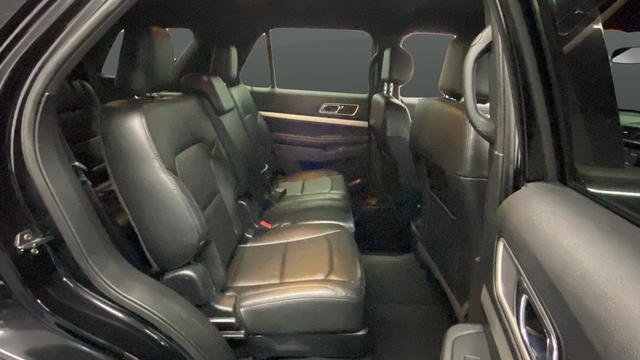 Used 2017 Ford Explorer XLT w/ Equipment Group 202A AWD/4WD image 24