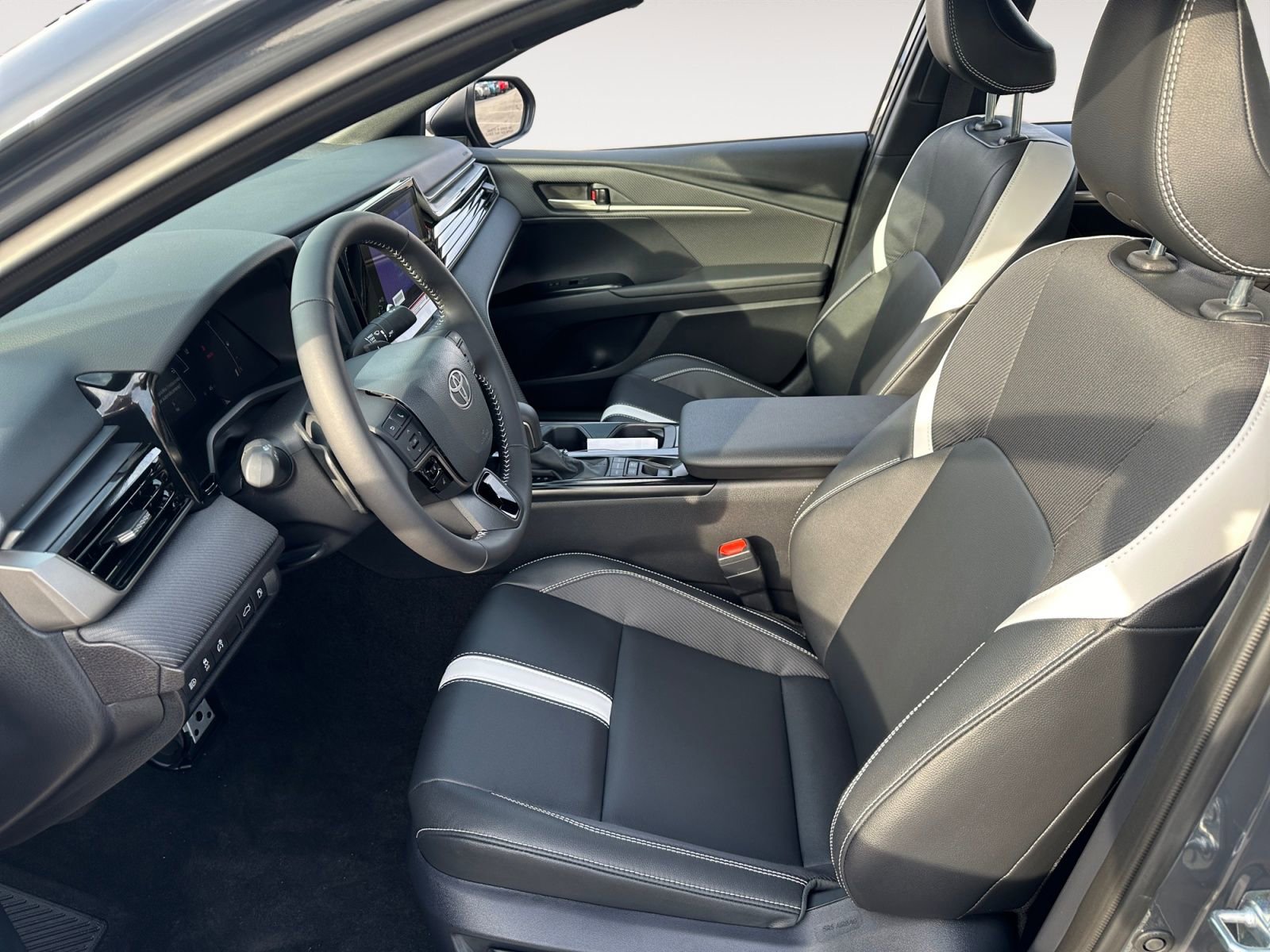 New 2026 Toyota Camry SE image 9