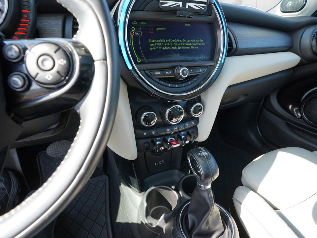 Used 2015 MINI Cooper S image 18