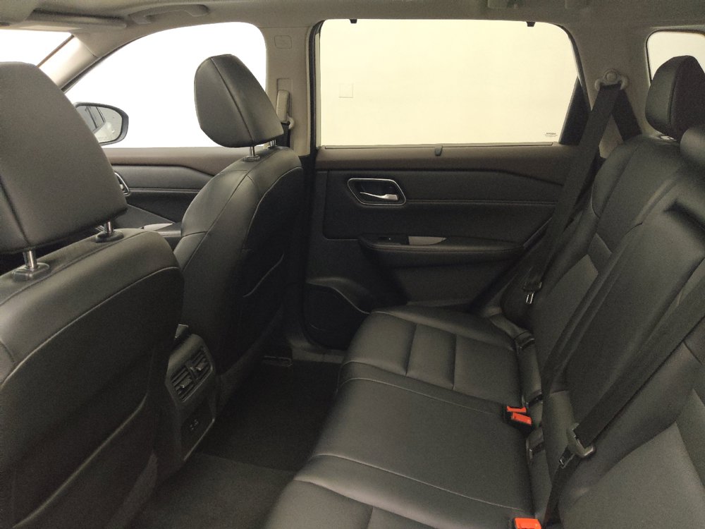 Used 2021 Nissan Rogue SV w/ Premium Package FWD image 18