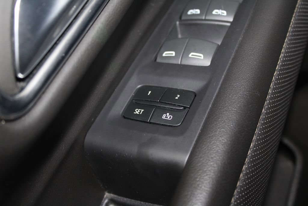 Used 2023 GMC Yukon XL SLT image 45