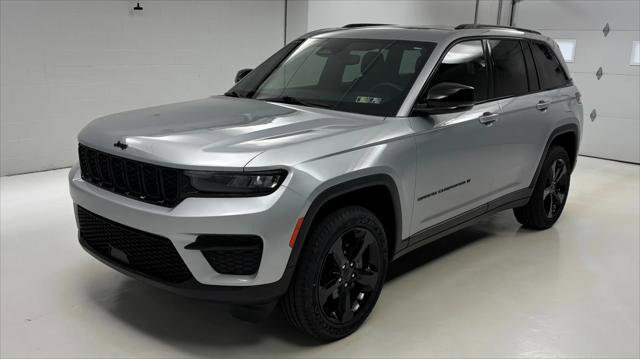 Certified 2023 Jeep Grand Cherokee Altitude image 1