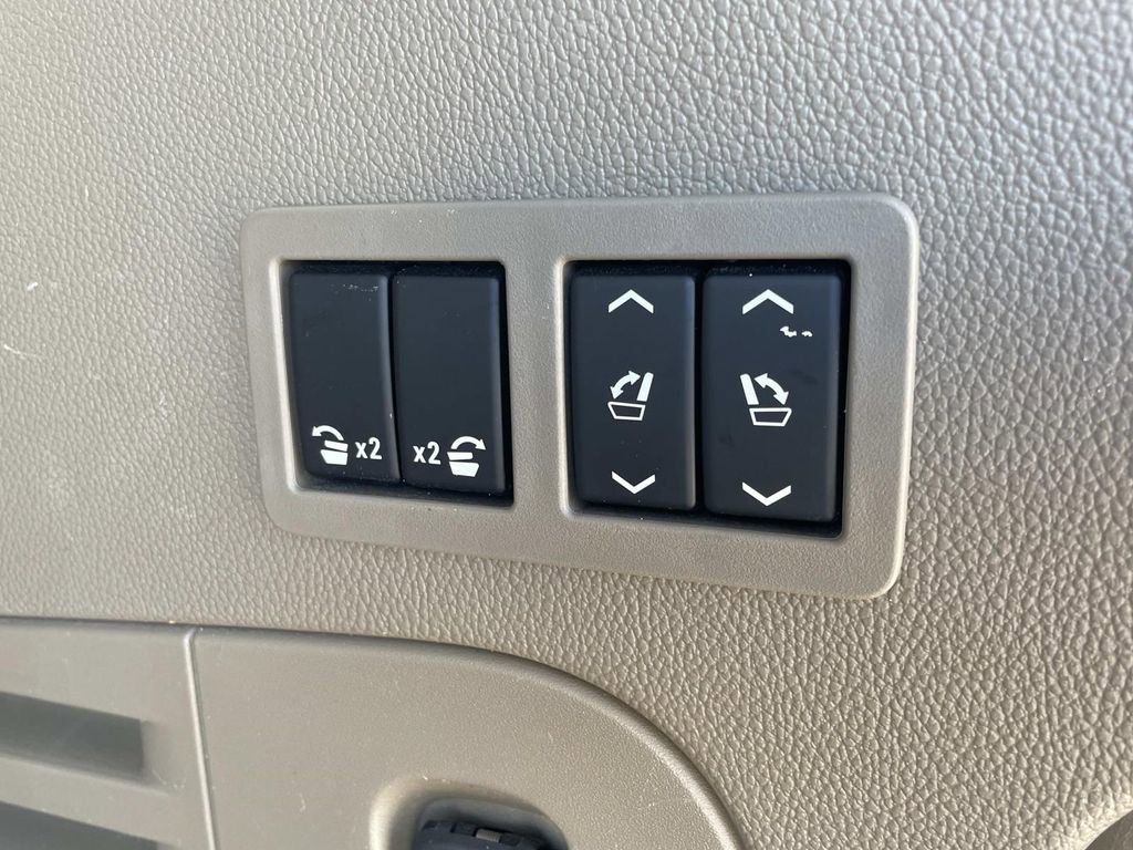 Used 2019 GMC Yukon SLT RWD image 12