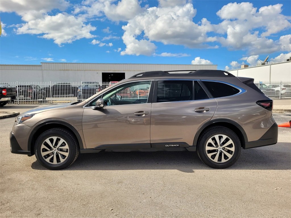 Used 2022 Subaru Outback Premium image 4