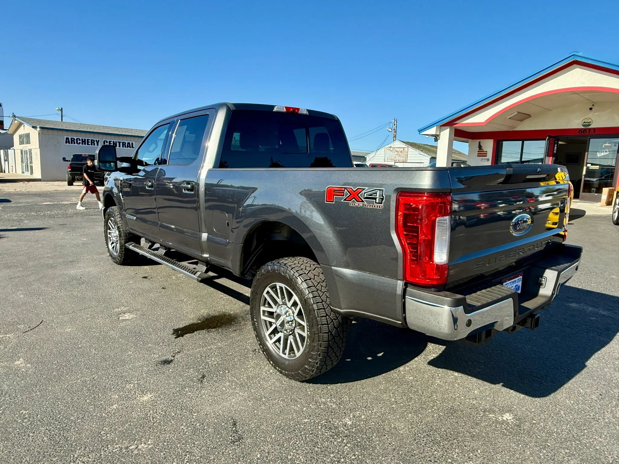 Used 2017 Ford F250 Lariat AWD/4WD image 3