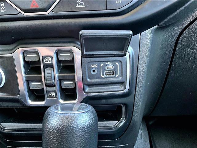 Used 2023 Jeep Gladiator Overland AWD/4WD image 23