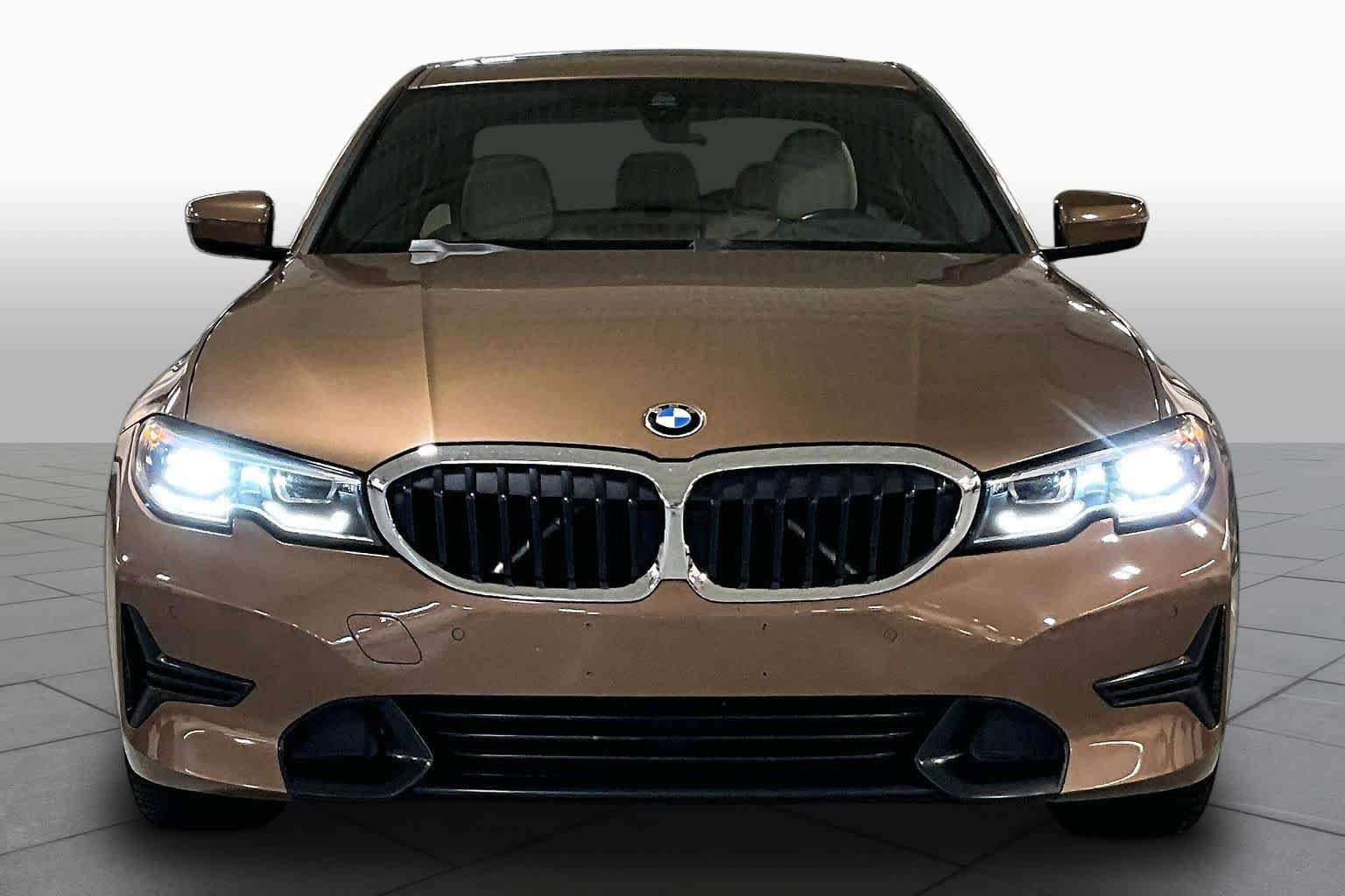 Used 2019 BMW 330i xDrive Sedan w/ Premium Package AWD/4WD image 4