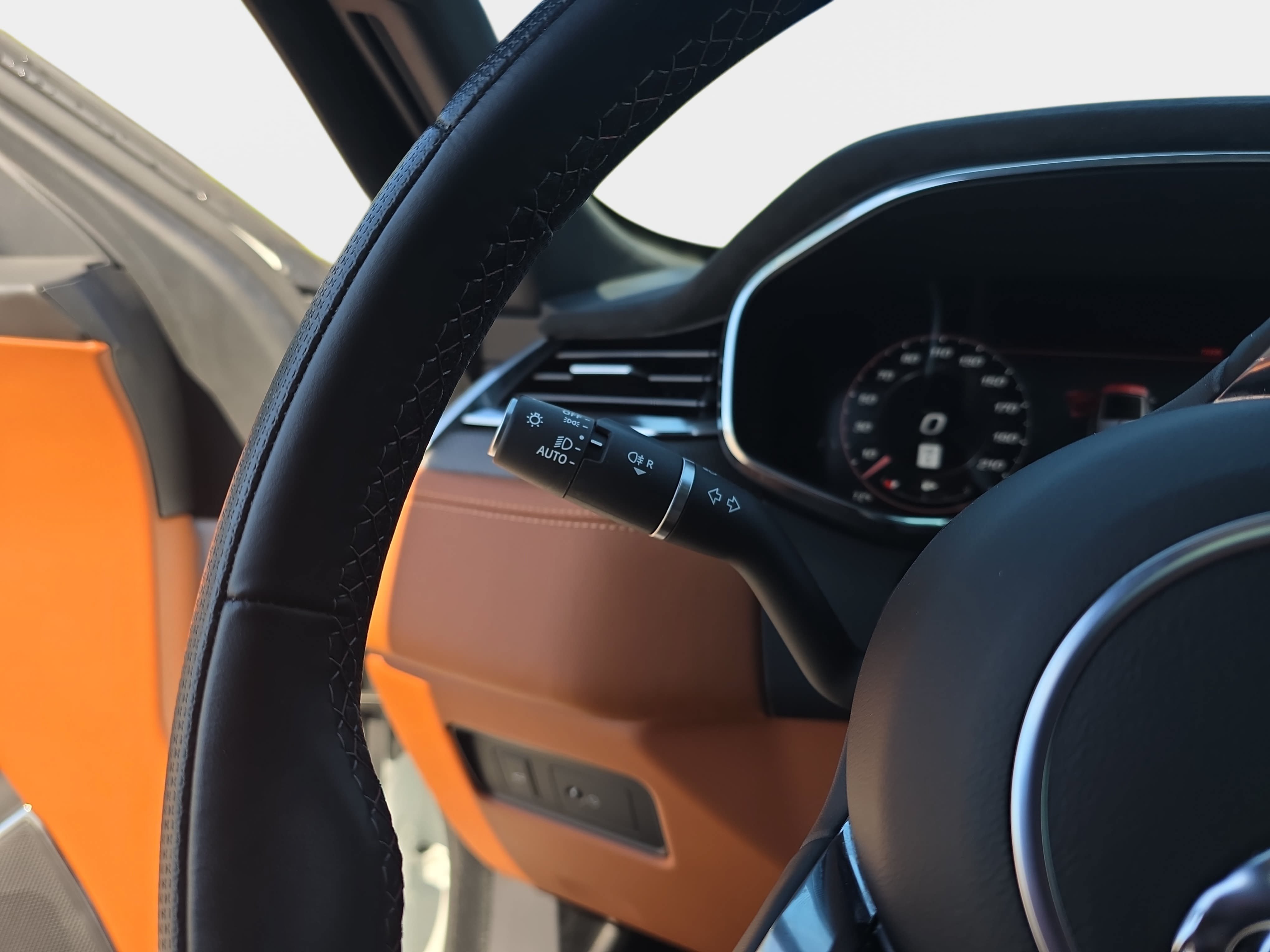 Used 2025 Jaguar F-PACE SVR 575 Edition AWD/4WD image 26