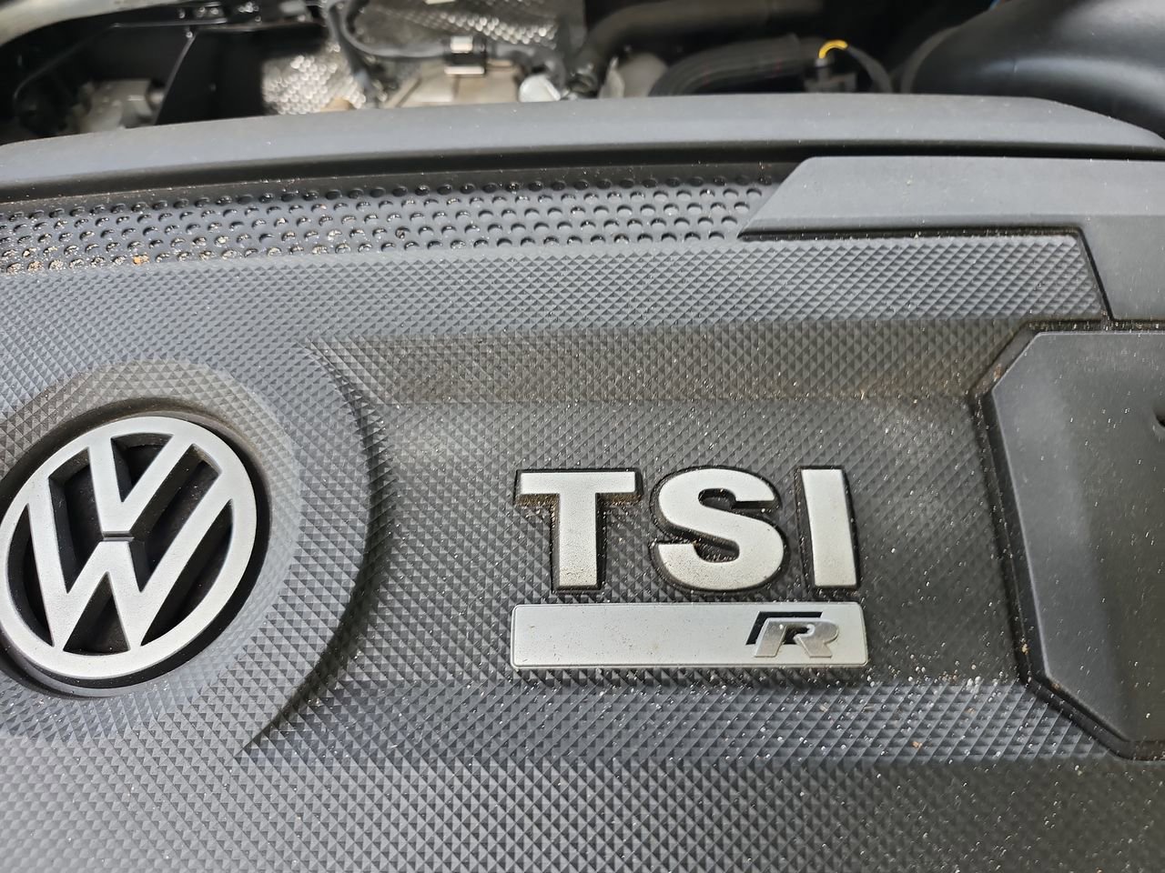Used 2018 Volkswagen Golf R 4-Door AWD/4WD image 30