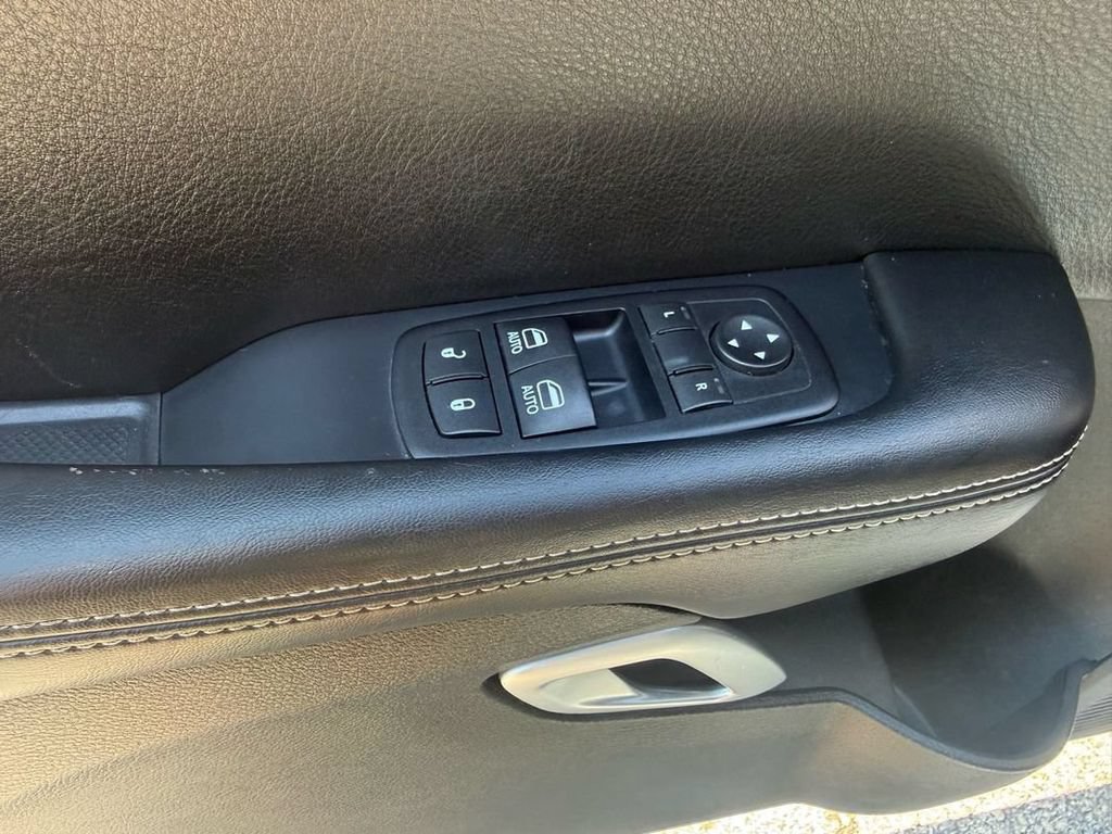 Used 2015 Dodge Challenger SRT w/ Technology Group RWD image 15