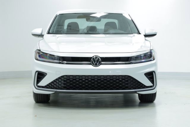 New 2025 Volkswagen Jetta SE image 2