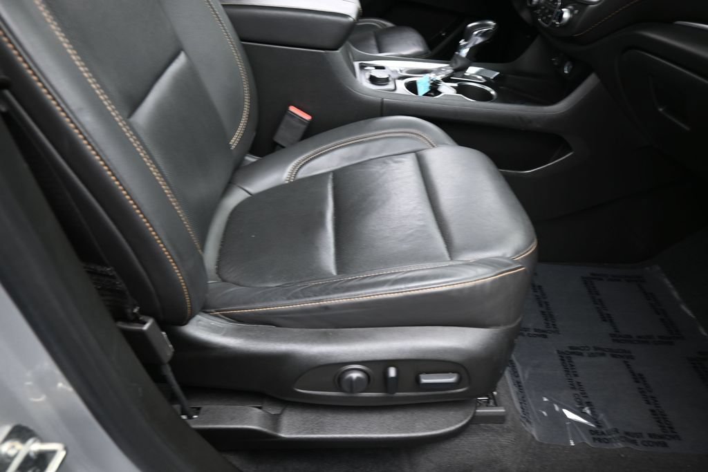 Used 2021 Chevrolet Traverse Premier w/ Redline Edition FWD image 58
