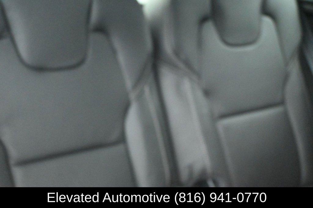 Used 2017 Volvo XC90 T6 Momentum w/ Vision Package AWD/4WD image 14