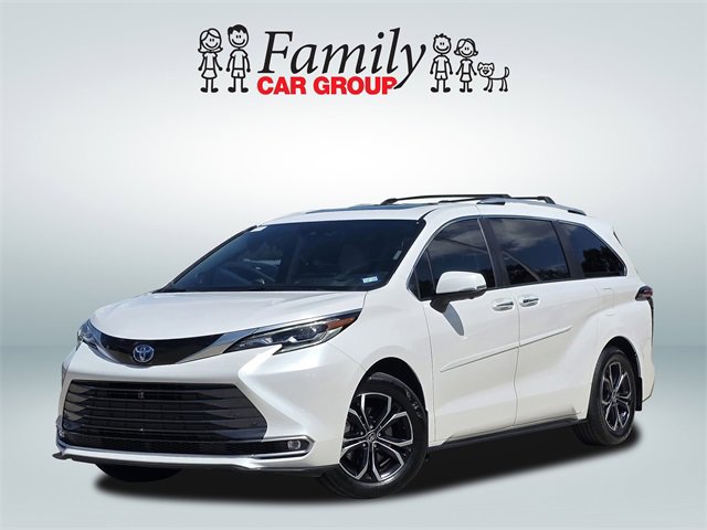 Used 2025 Toyota Sienna Platinum