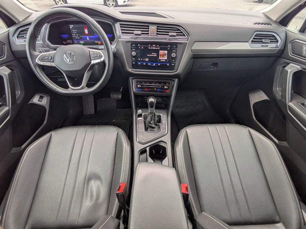 Used 2022 Volkswagen Tiguan SE image 25