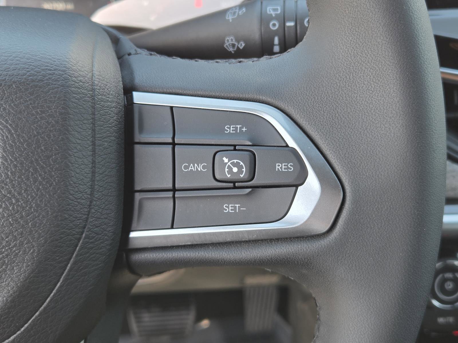 Used 2024 Jeep Compass Latitude AWD/4WD image 18