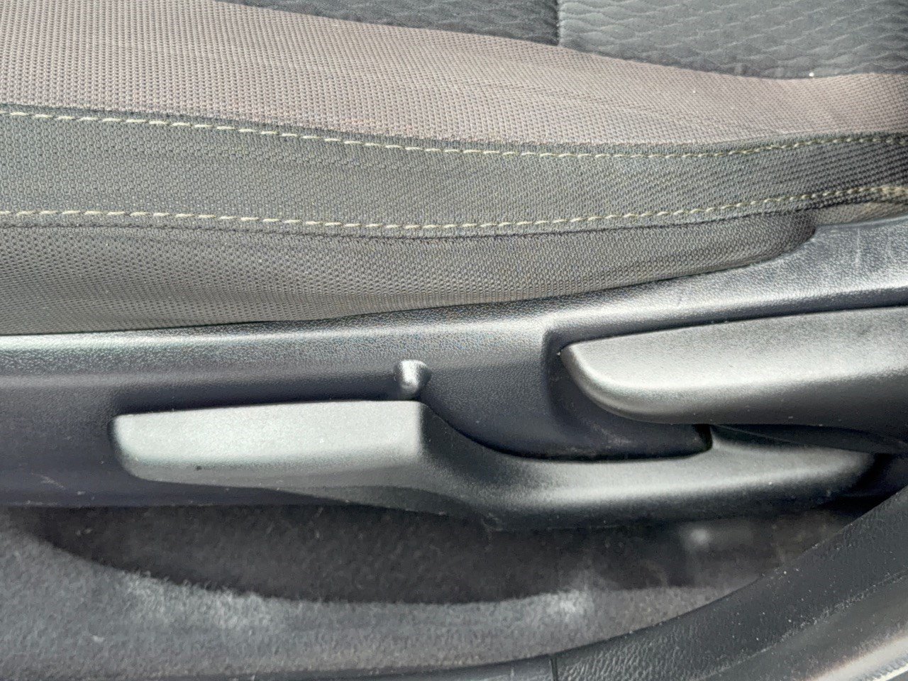 Used 2019 Toyota Corolla LE FWD image 16