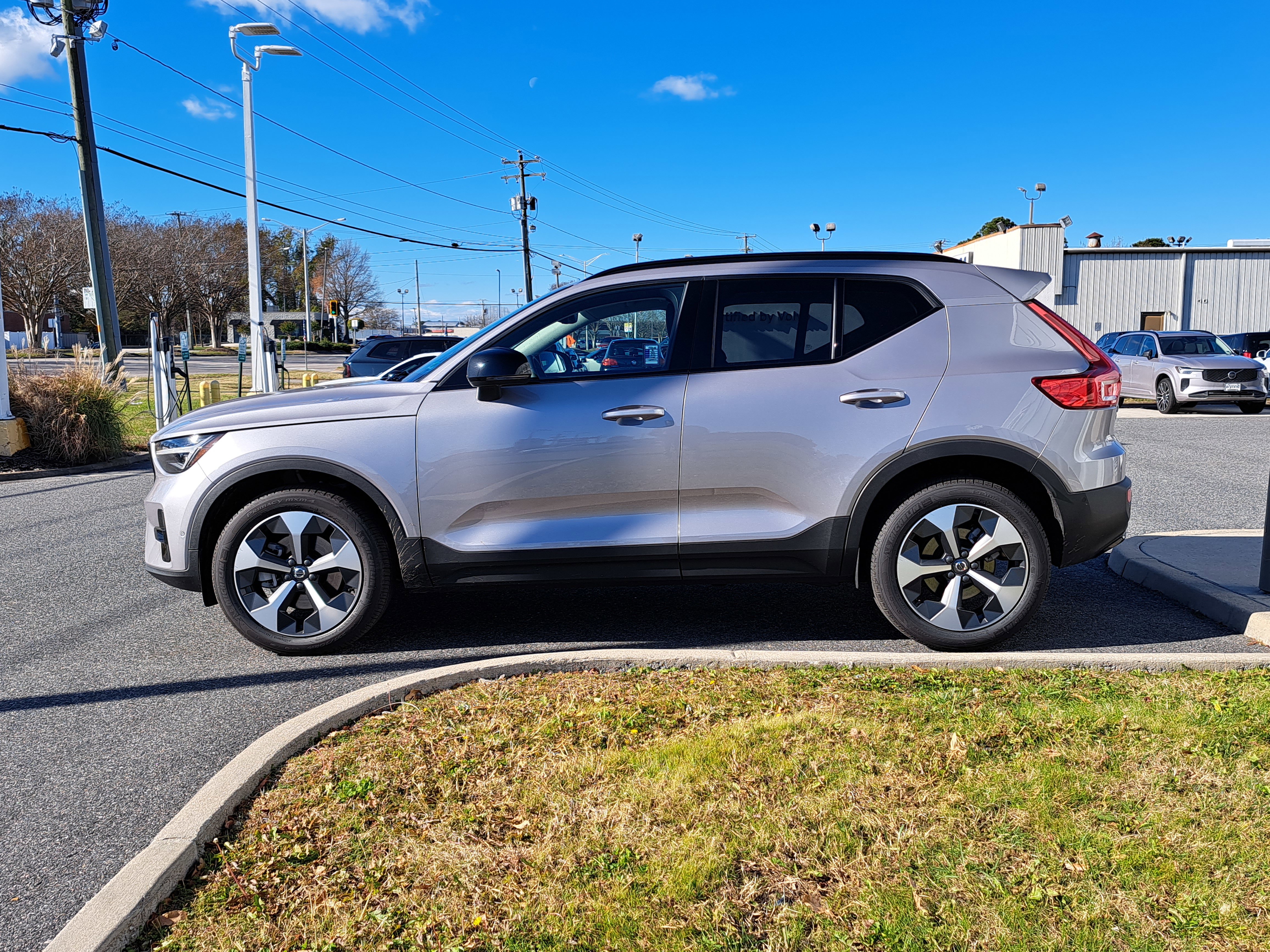 New 2026 Volvo XC40 B5 Plus w/ Protection Package Premier image 2