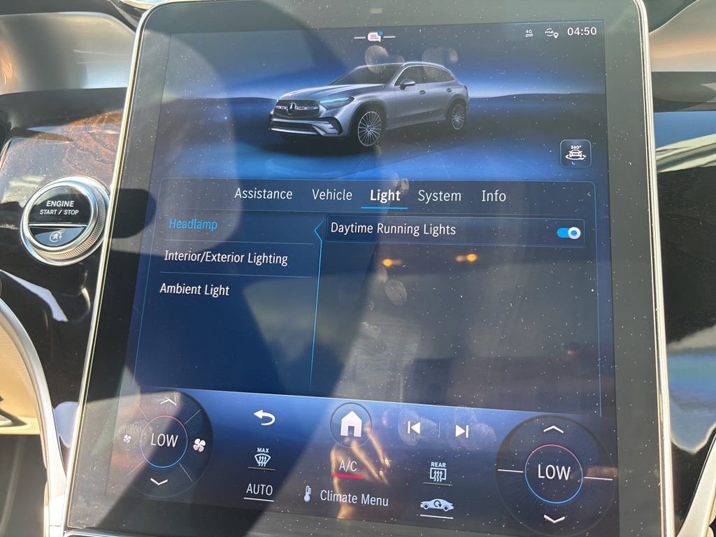 Used 2024 Mercedes-Benz GLC 300 image 39