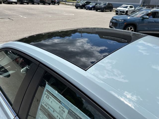 New 2025 Volkswagen Jetta SEL image 9