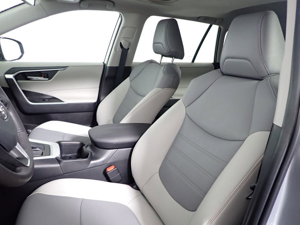 Used 2023 Toyota RAV4 XLE Premium image 26