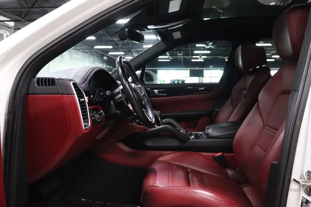 Used 2022 Porsche Cayenne Platinum Edition AWD/4WD image 10