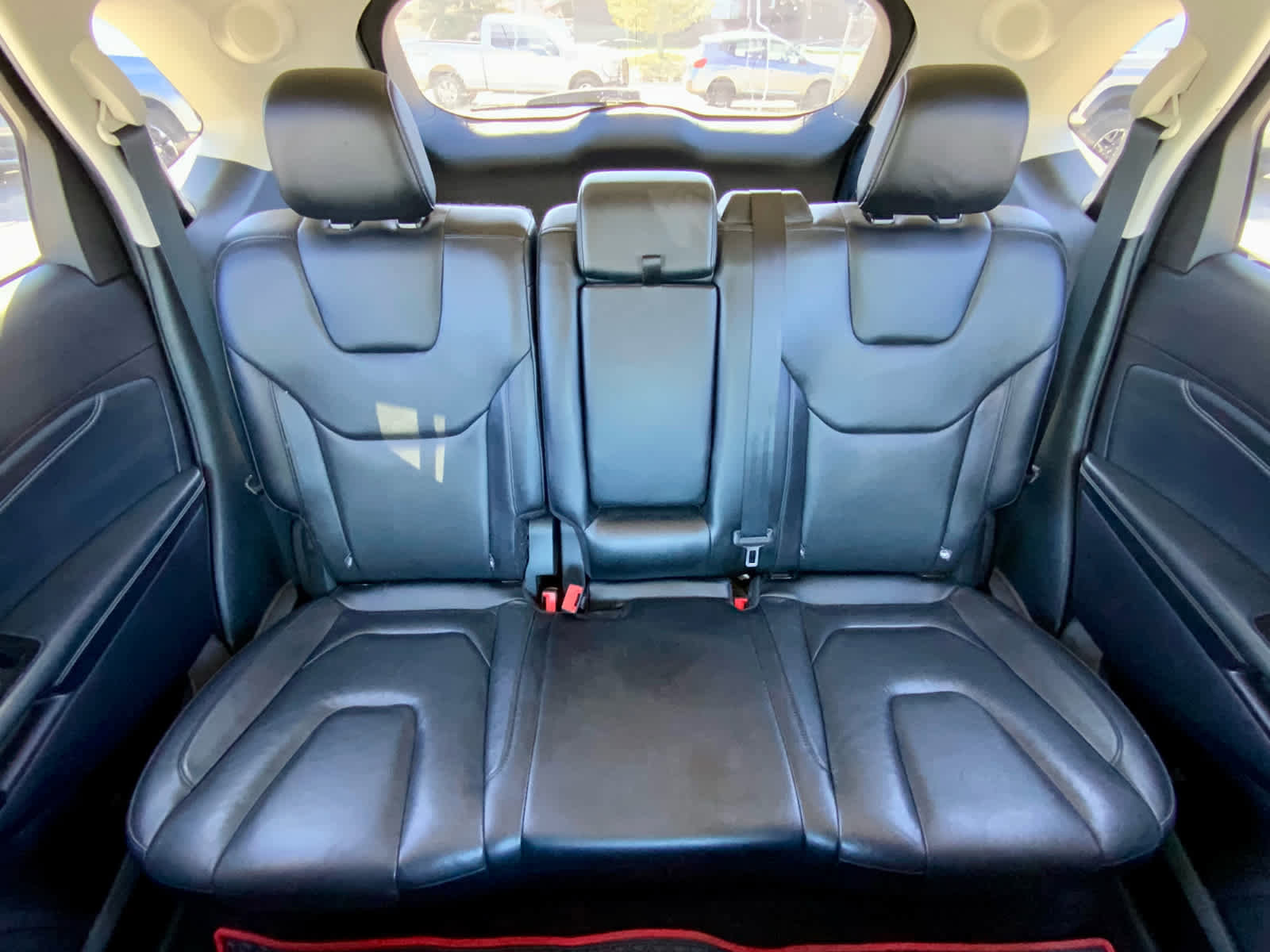 Used 2019 Ford Edge Titanium FWD image 25
