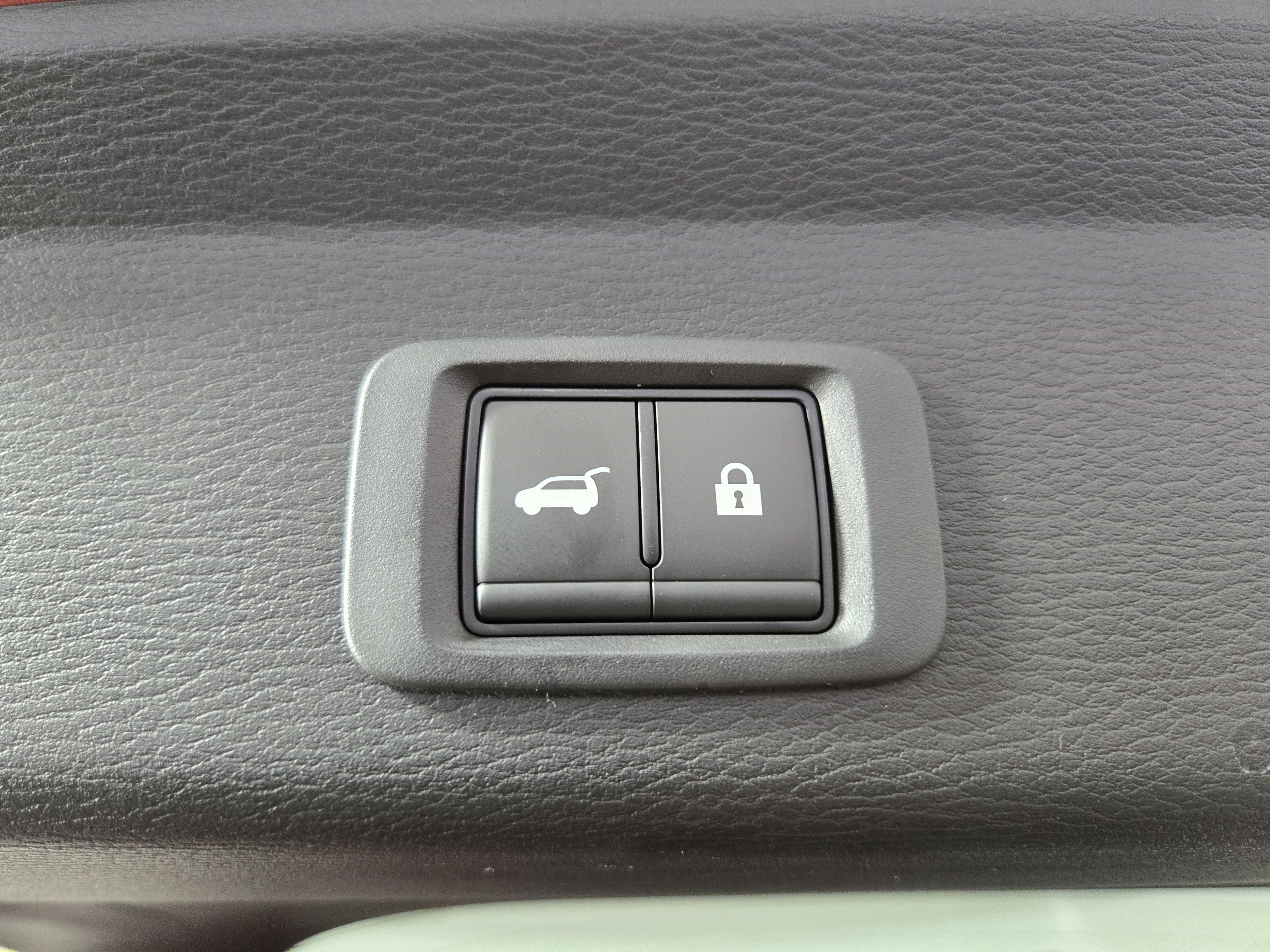 New 2025 Mitsubishi Outlander SEL image 33