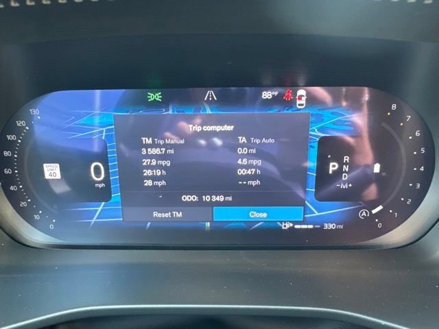 Certified 2025 Volvo XC40 B5 Plus AWD/4WD image 24