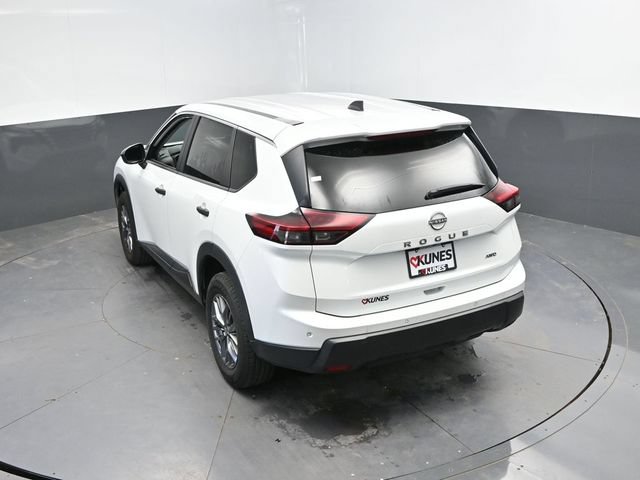 Used 2024 Nissan Rogue S AWD/4WD image 46