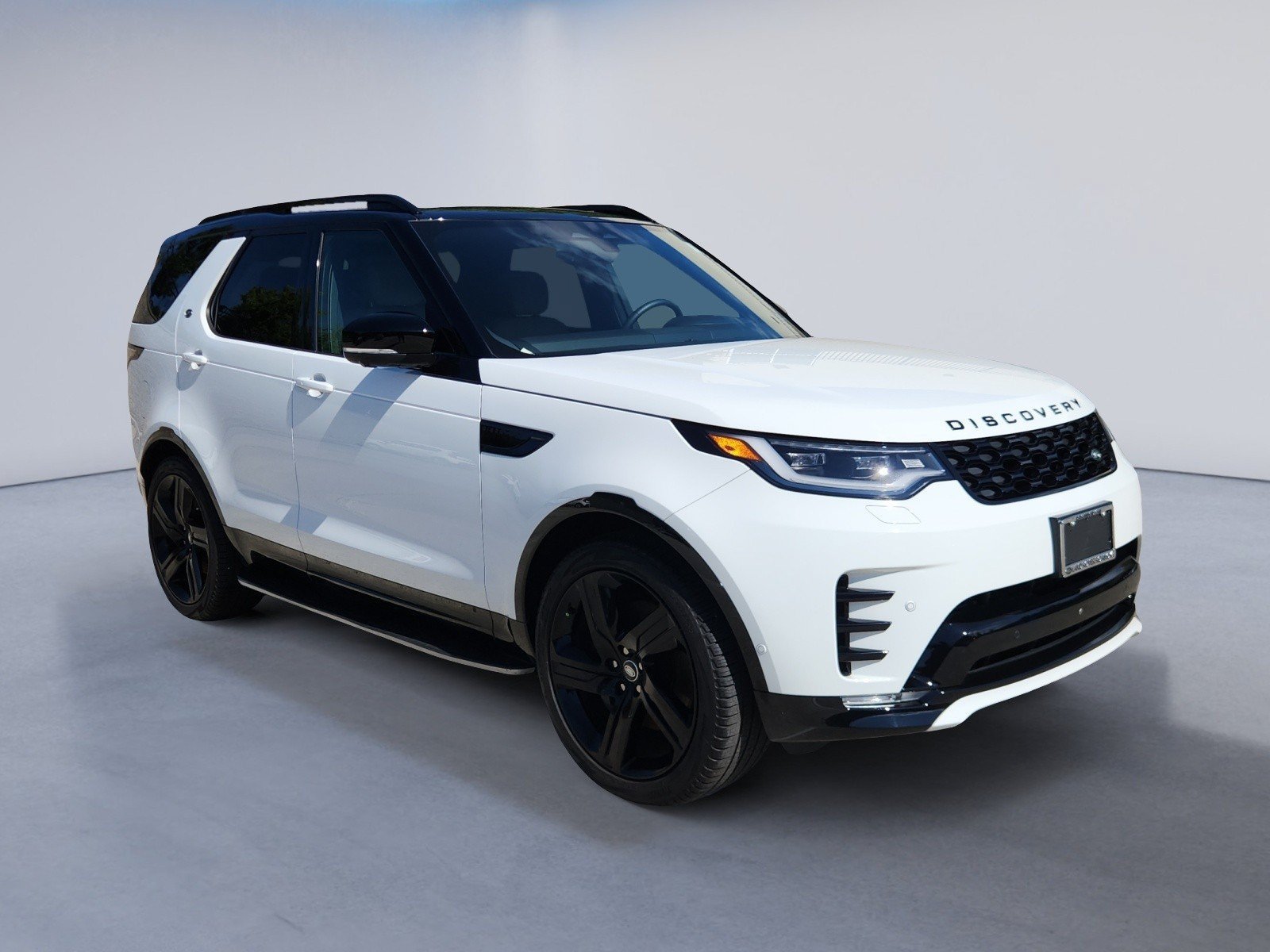Used 2025 Land Rover Discovery Dynamic SE AWD/4WD image 7