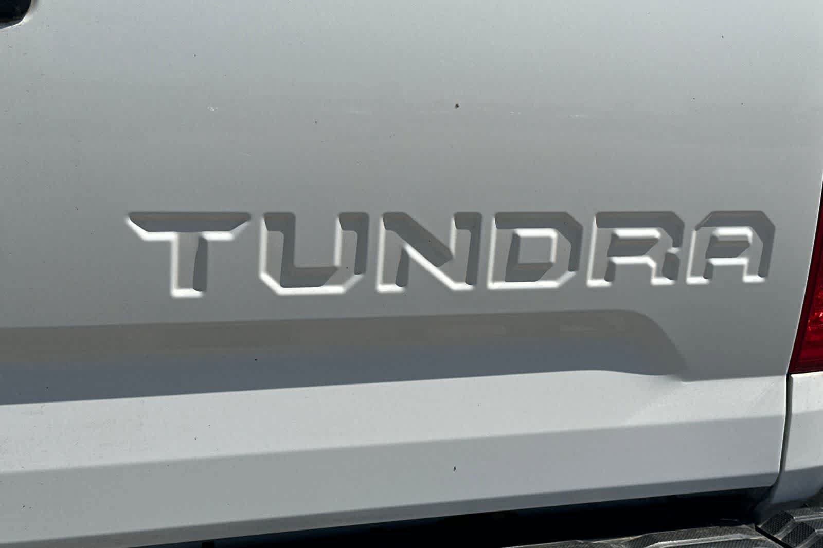 Used 2020 Toyota Tundra SR5 w/ SR5 Convenience Package AWD/4WD image 13