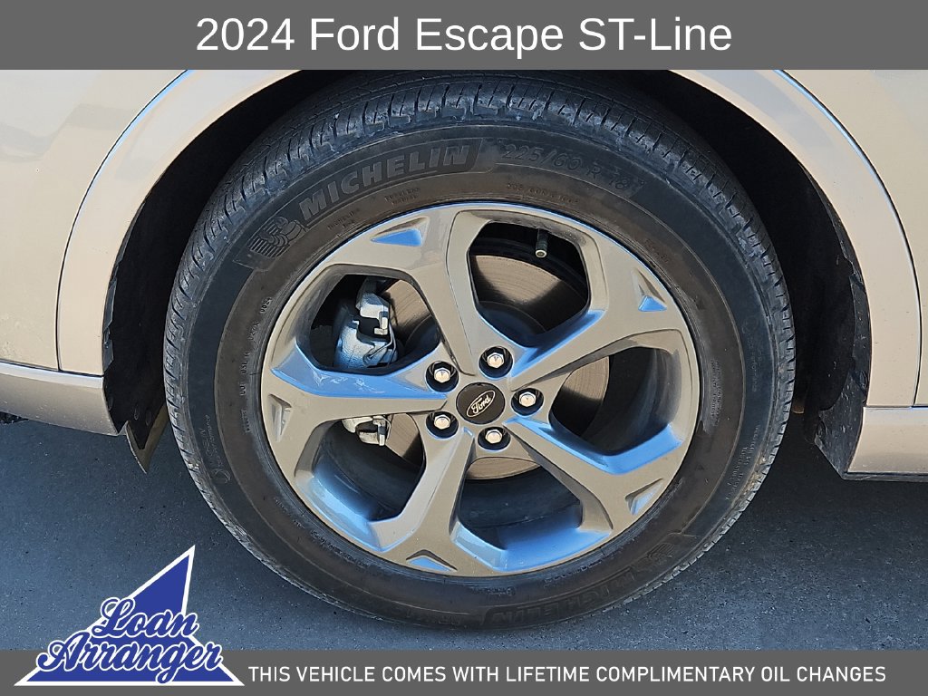 Used 2024 Ford Escape ST-Line w/ Tech Pack #1 FWD image 17