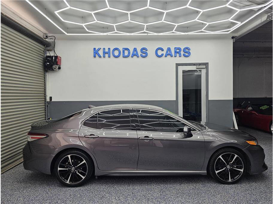 Used 2020 Toyota Camry XSE w/ Navigation Package image 5