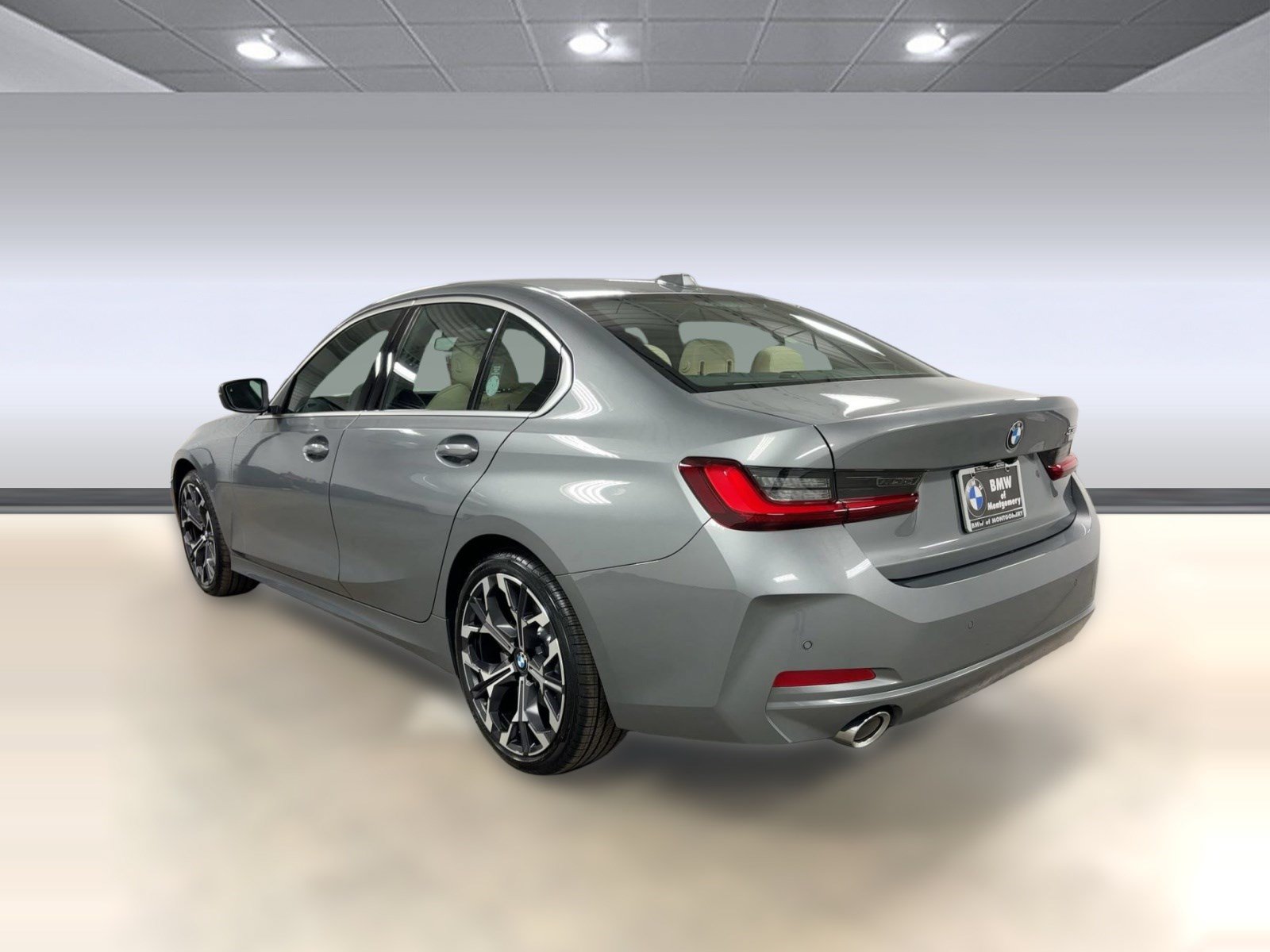 Used 2026 BMW 330i Sedan w/ Convenience Package RWD image 3