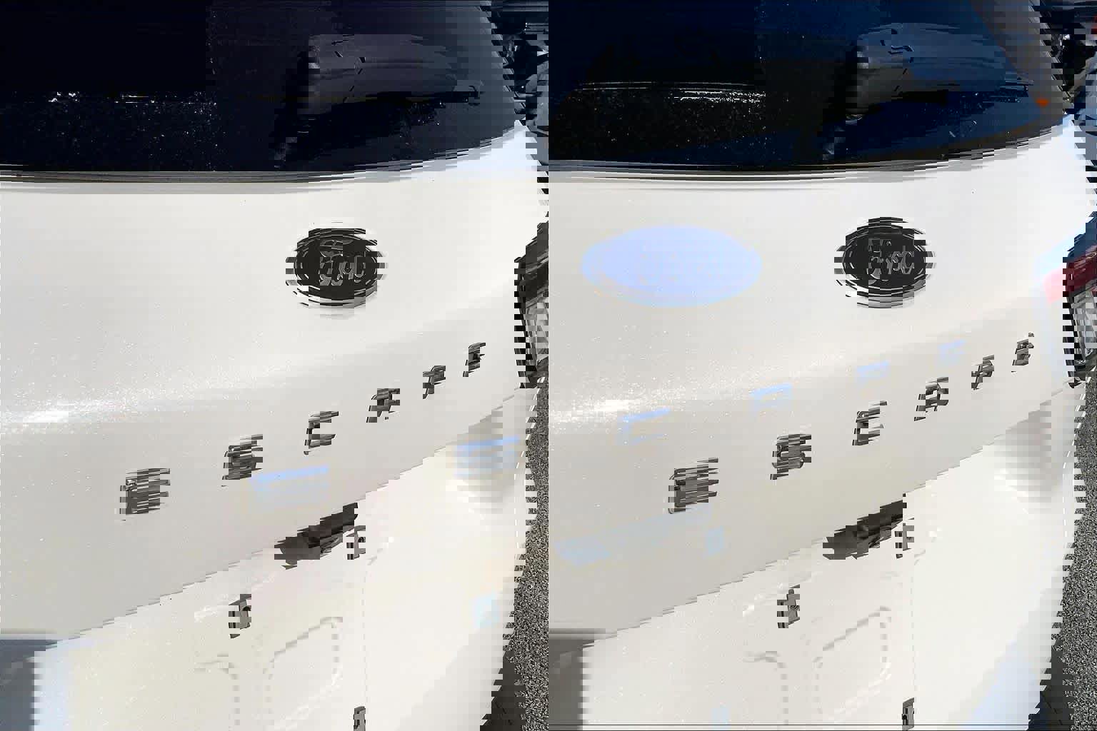 Used 2022 Ford Escape SEL w/ Technology Package image 10