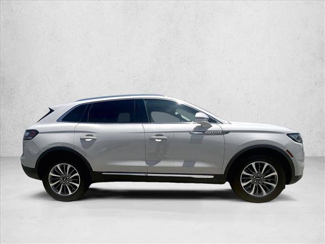Used 2023 Lincoln Nautilus FWD image 5