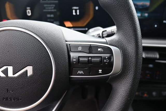 Used 2025 Kia K5 LXS FWD image 27