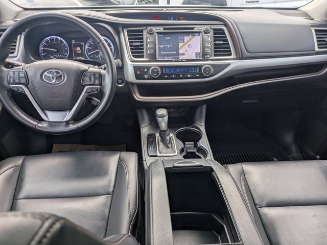 Used 2019 Toyota Highlander XLE image 16